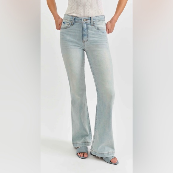 Heartbreaker Mid Rise Flare - Picture 2 of 4